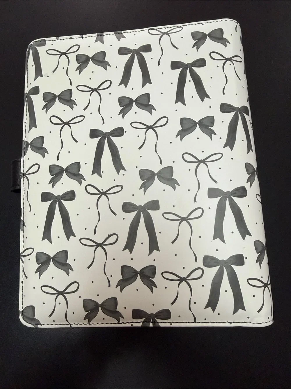 Agenda White Planner Binder with Black Bow Pattern